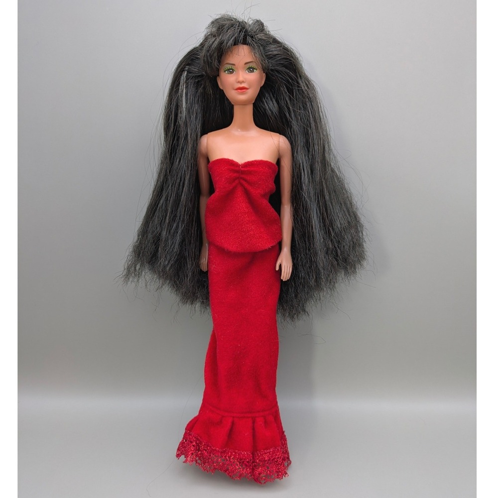 Vintage Mattel 1980's Kira Barbie Black Hair Green Eye Shadow Red Outfit